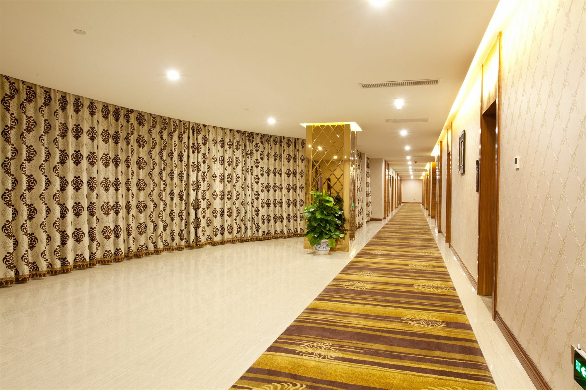 Oubon International Hotel Kanton Zewnętrze zdjęcie